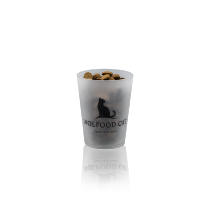 Gobelet doseur pour chat